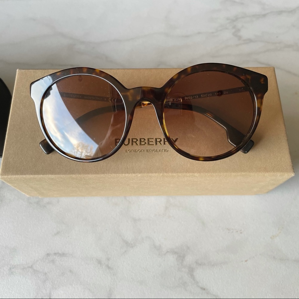 BURBERRY 4926 NWOT havana tortoise sunglasses - Picture 2 of 12